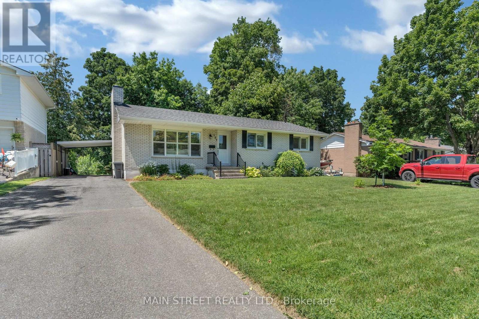 737 Downing Street, Kingston, Ontario  K7M 5N1 - Photo 2 - X13546862