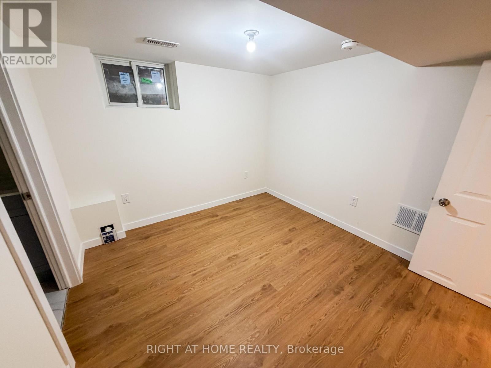 Basement - 300 South Kingsway, Toronto, Ontario  M6S 3T9 - Photo 5 - W13419214