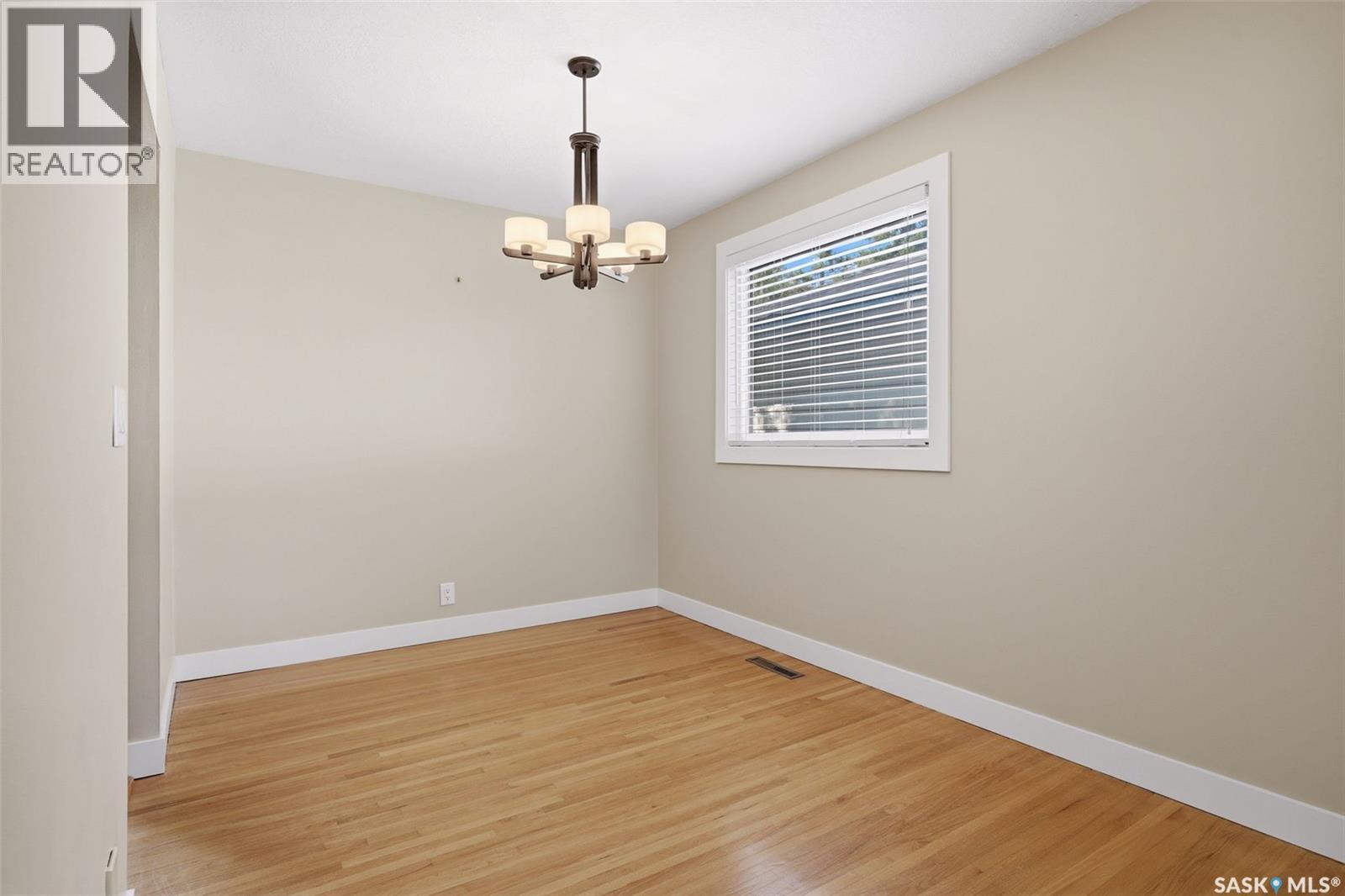 233 Orchard Crescent, Regina, Saskatchewan  S4S 5B9 - Photo 8 - SK042074