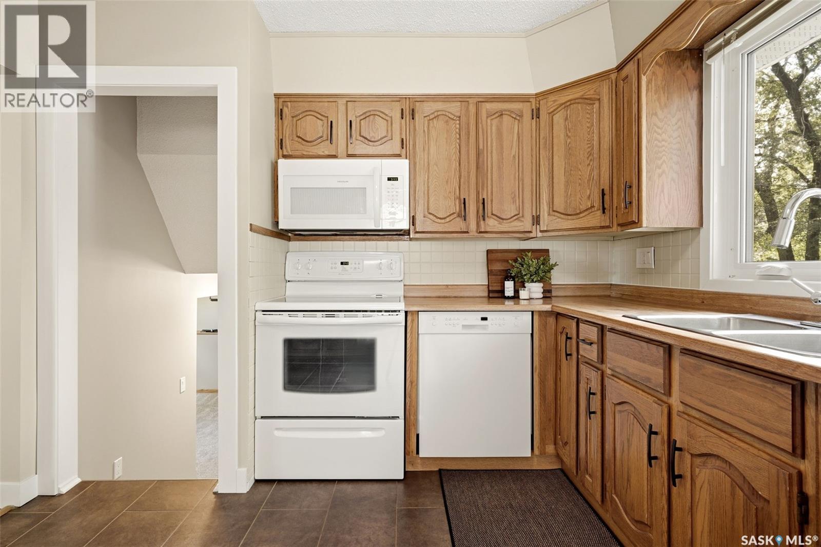 233 Orchard Crescent, Regina, Saskatchewan  S4S 5B9 - Photo 10 - SK042074