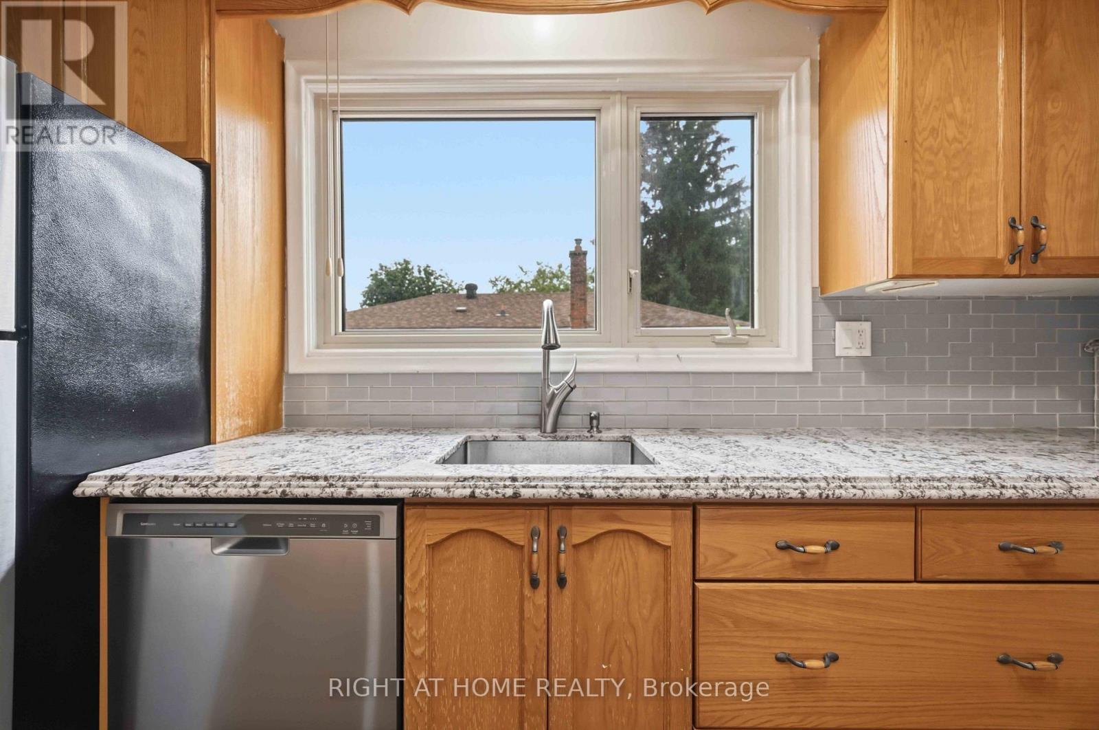 8 Grassington Crescent, Toronto, Ontario  M1G 1X5 - Photo 14 - E13546878