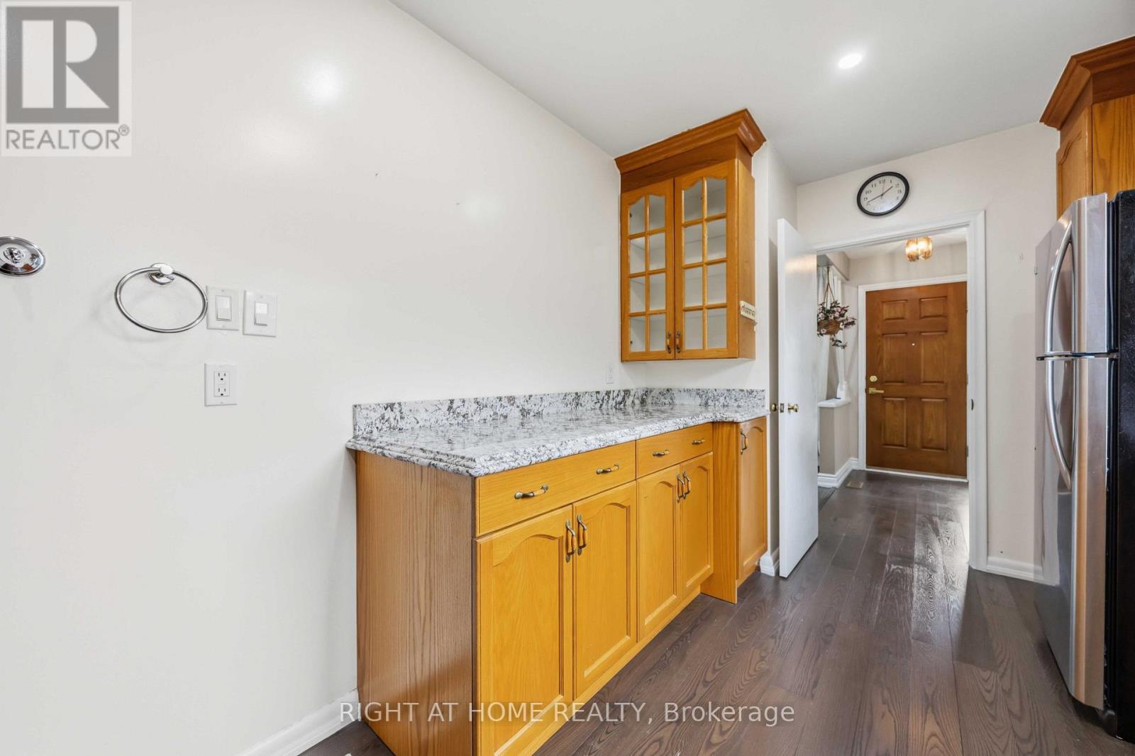 8 Grassington Crescent, Toronto, Ontario  M1G 1X5 - Photo 16 - E13546878