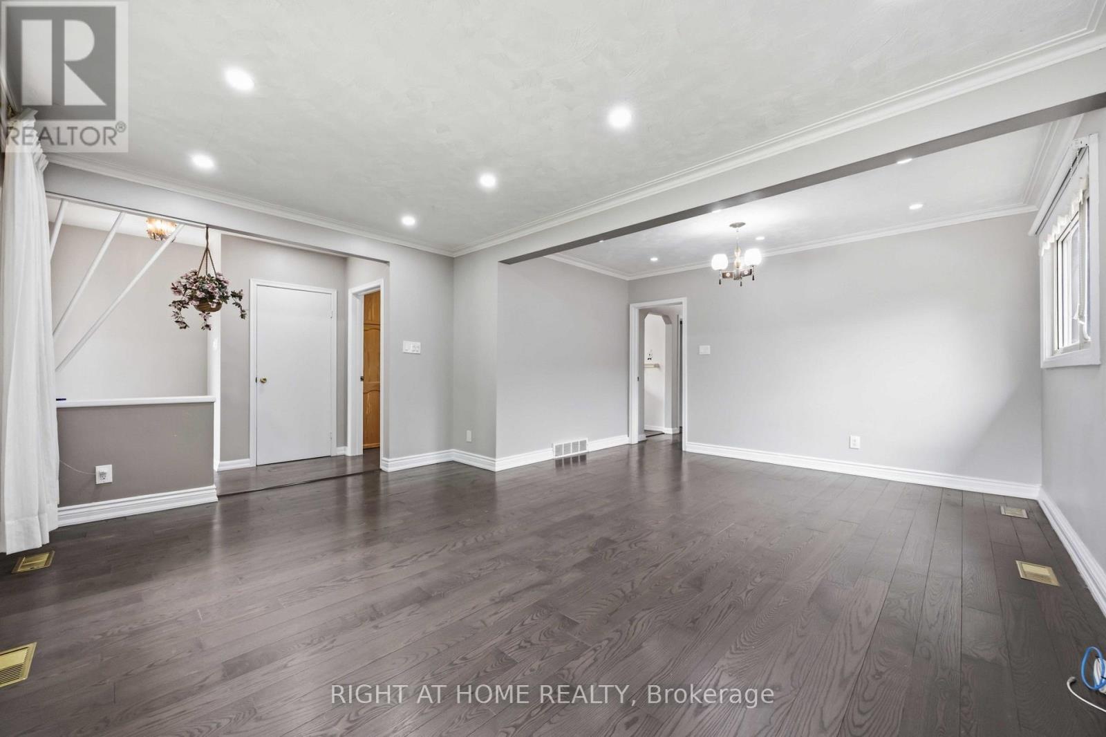 8 Grassington Crescent, Toronto, Ontario  M1G 1X5 - Photo 6 - E13546878