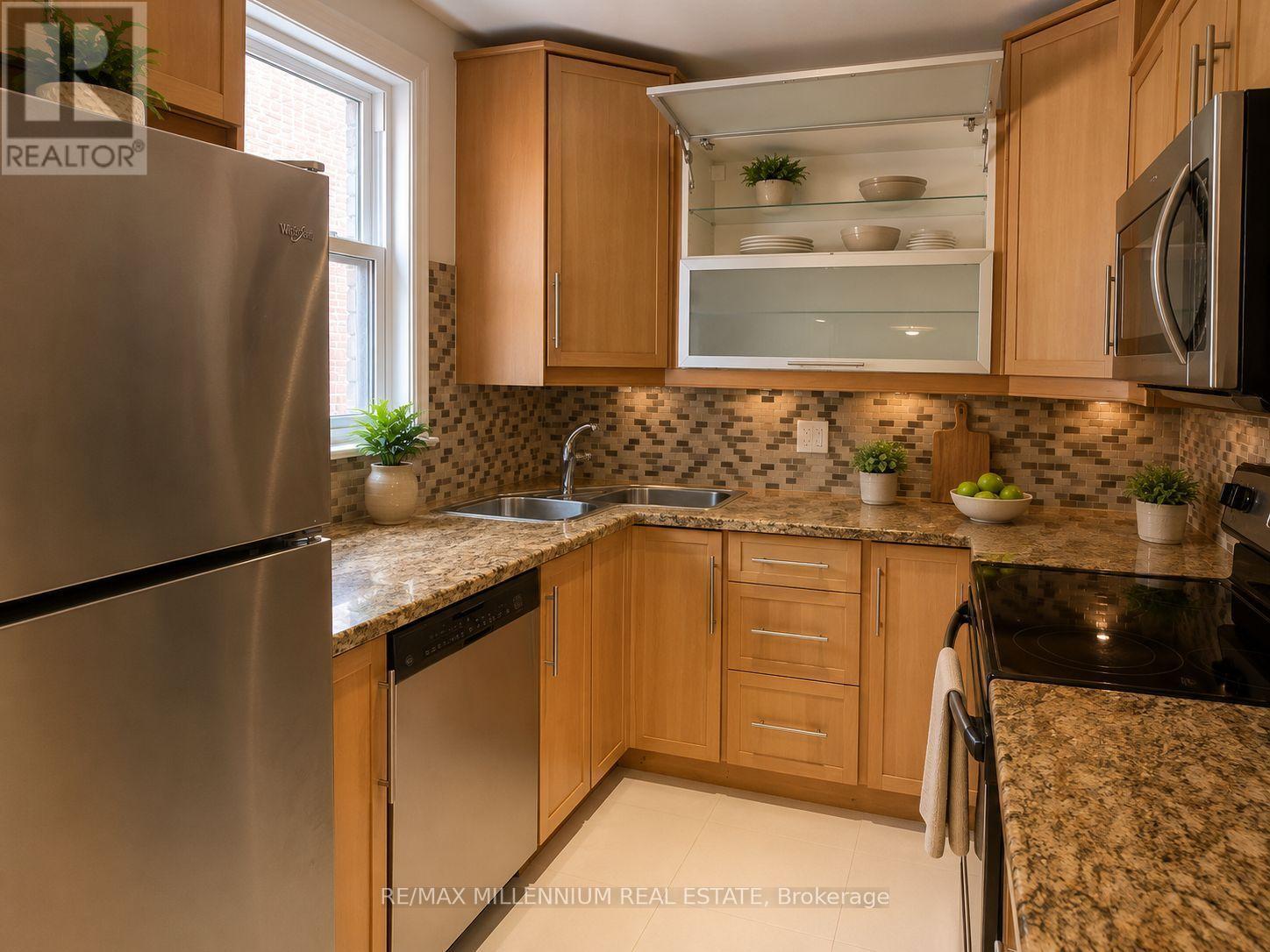 2 - 201 High Park Avenue, Toronto, Ontario  M6P 2S5 - Photo 8 - W13531582