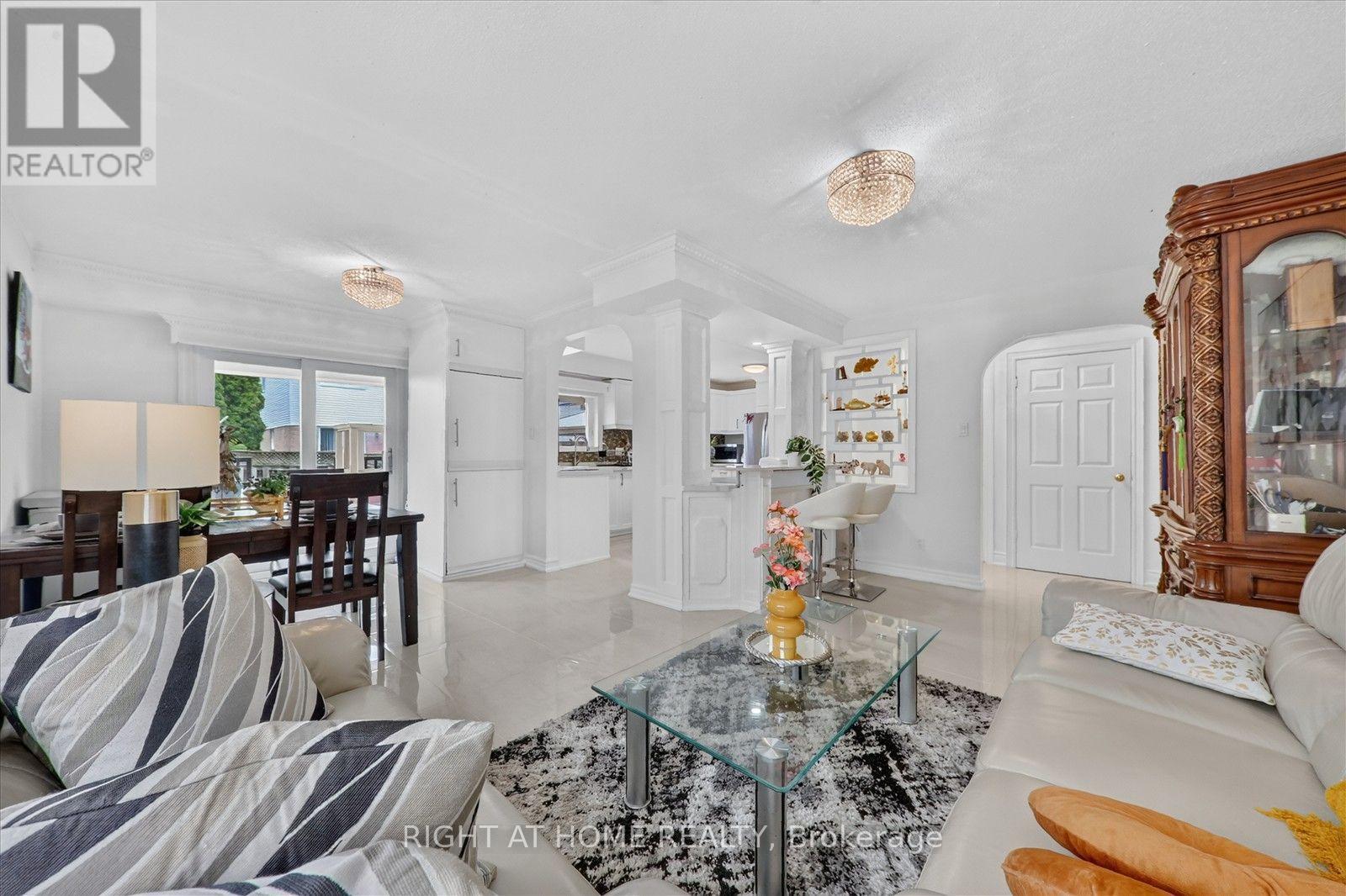 531 Wallenberg Crescent, Mississauga, Ontario  L5B 3L8 - Photo 16 - W13546876