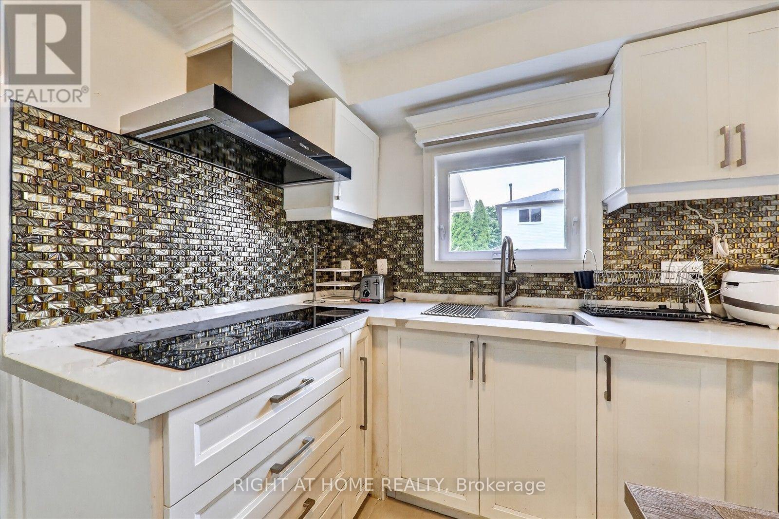 531 Wallenberg Crescent, Mississauga, Ontario  L5B 3L8 - Photo 20 - W13546876