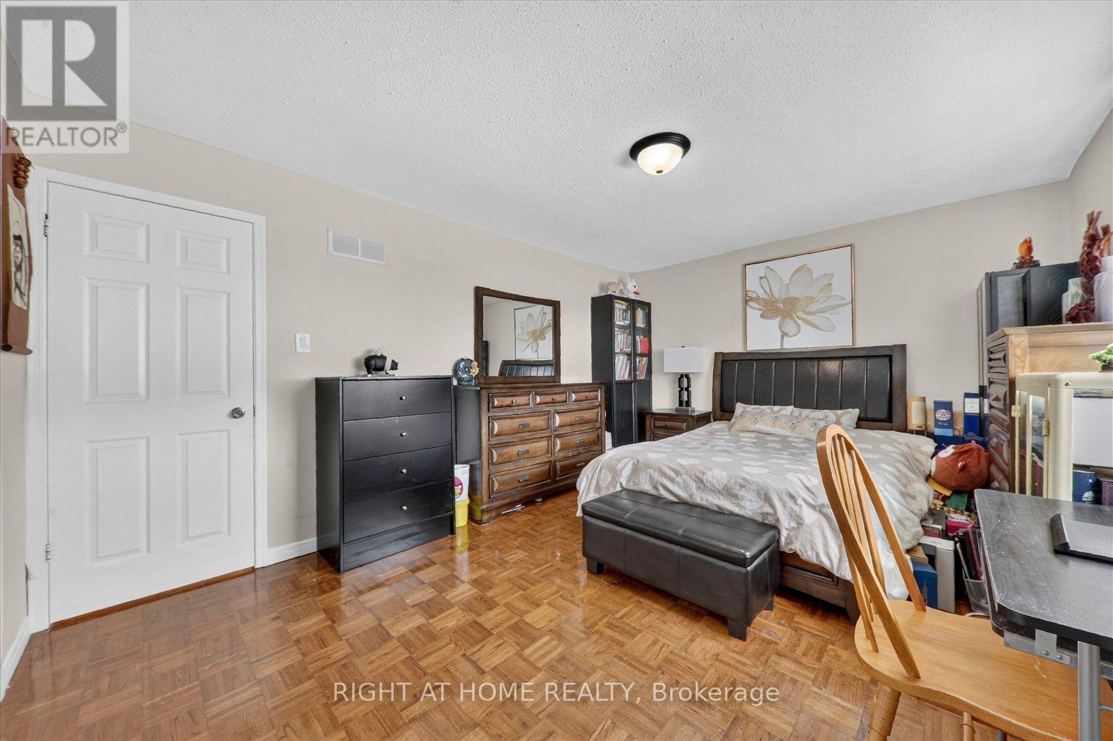 531 Wallenberg Crescent, Mississauga, Ontario  L5B 3L8 - Photo 31 - W13546876