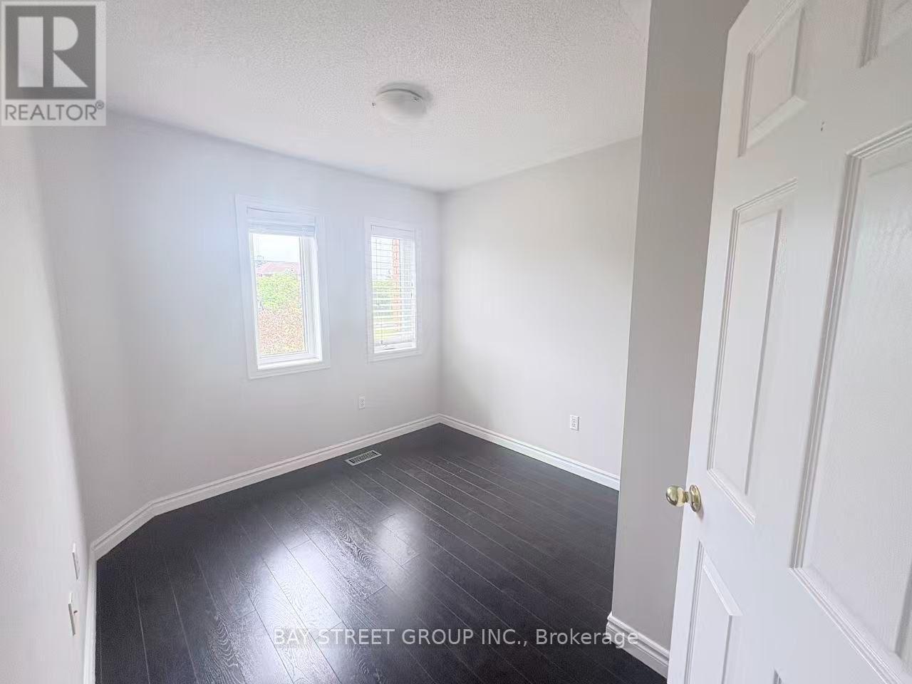 256 Glenashton Drive, Oakville, Ontario  L6H 6H5 - Photo 11 - W13466194