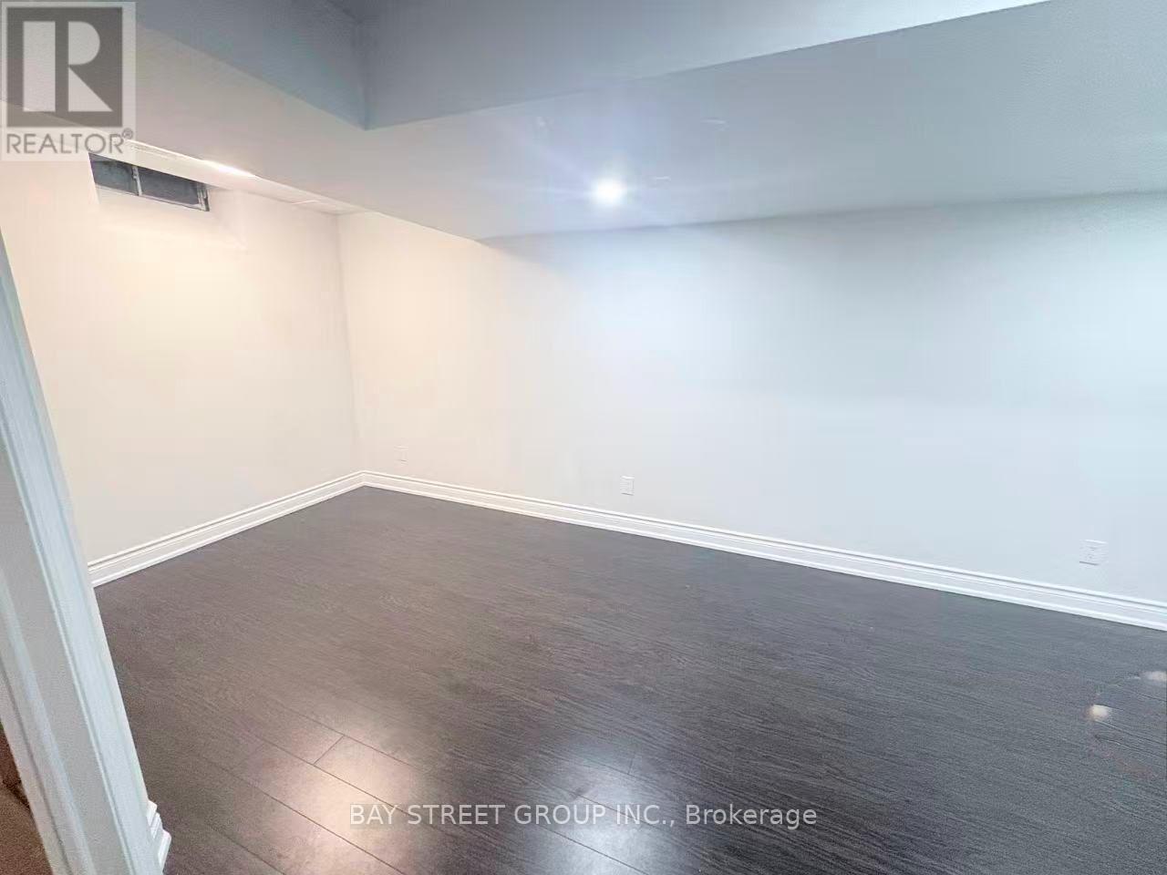 256 Glenashton Drive, Oakville, Ontario  L6H 6H5 - Photo 24 - W13466194
