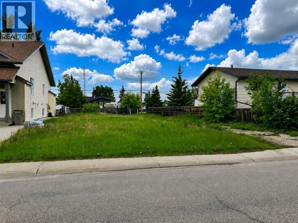 9221 101 Avenue, Grande Prairie, Alberta  T8V 0W2 - Photo 2 - A2327424