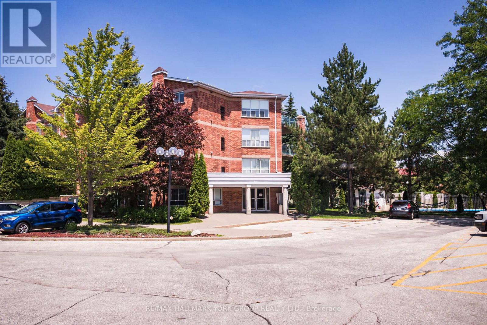 405 - 143 EDGEHILL DRIVE, Barrie (Letitia Heights)