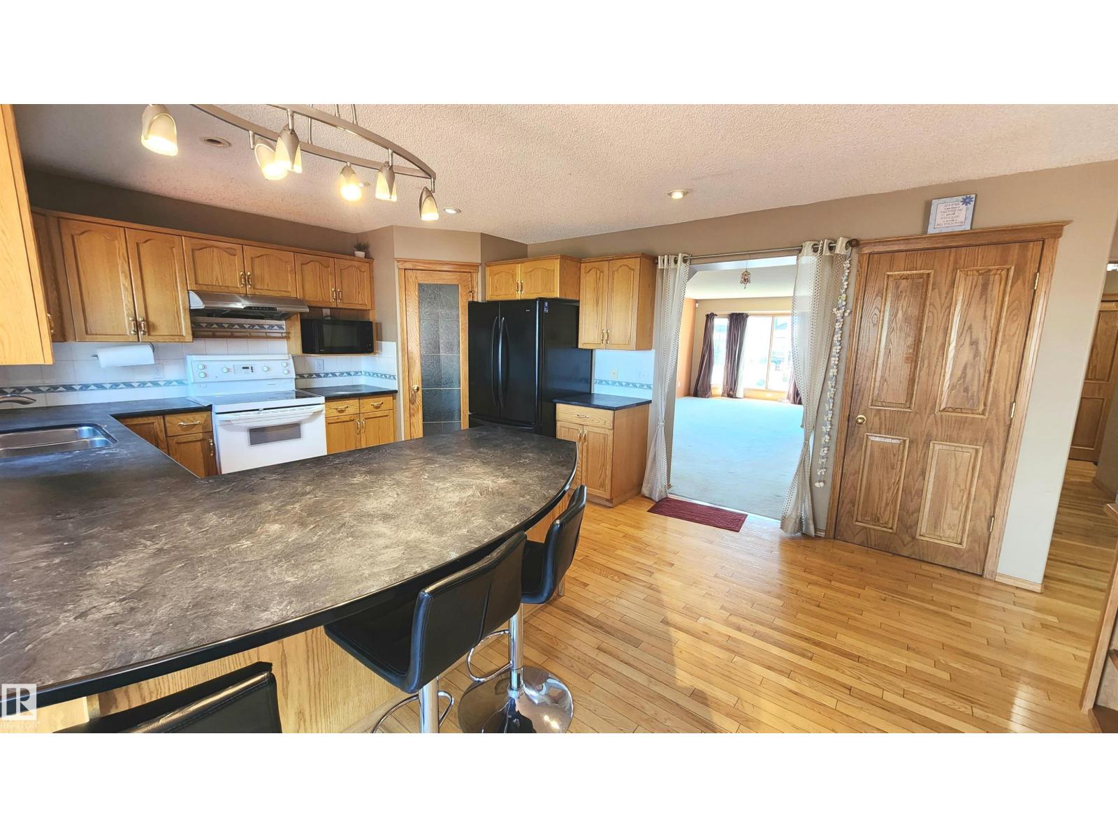 2708 44a Av NW, Edmonton, Alberta  T6T 1K1 - Photo 8 - E4498081