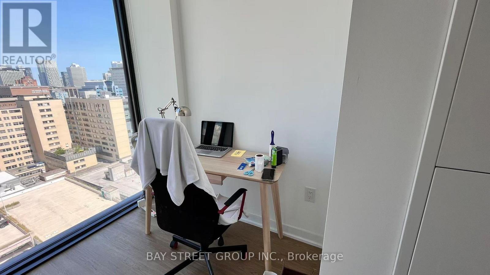 1704 - 195 Mccaul Street, Toronto, Ontario  M5T 1W6 - Photo 3 - C13546948