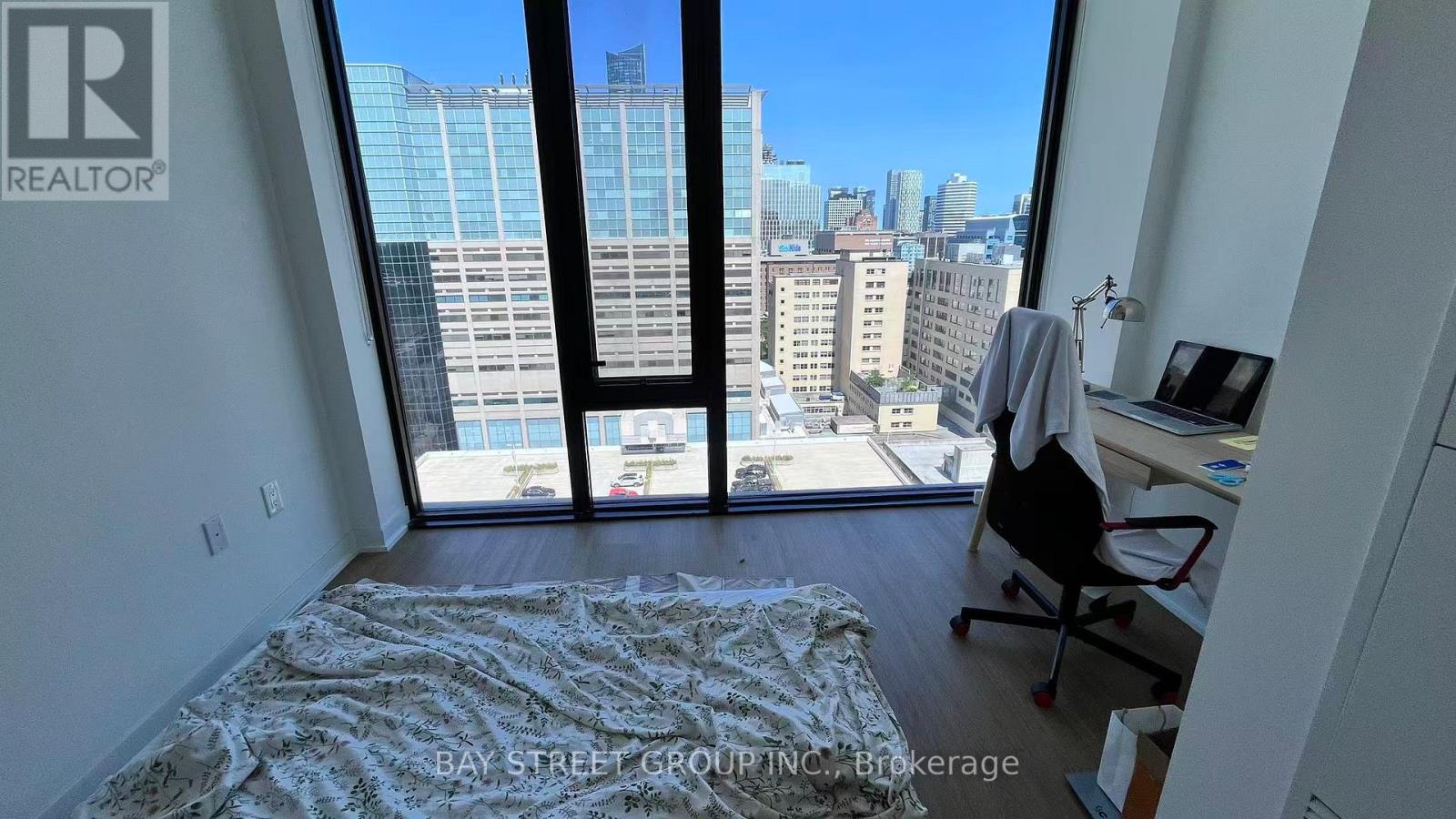 1704 - 195 Mccaul Street, Toronto, Ontario  M5T 1W6 - Photo 4 - C13546948