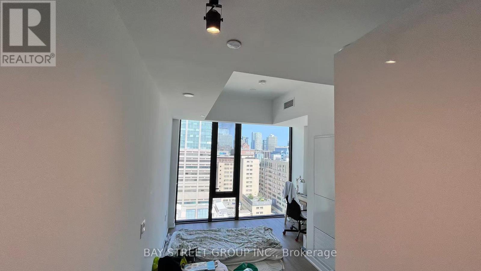 1704 - 195 Mccaul Street, Toronto, Ontario  M5T 1W6 - Photo 5 - C13546948