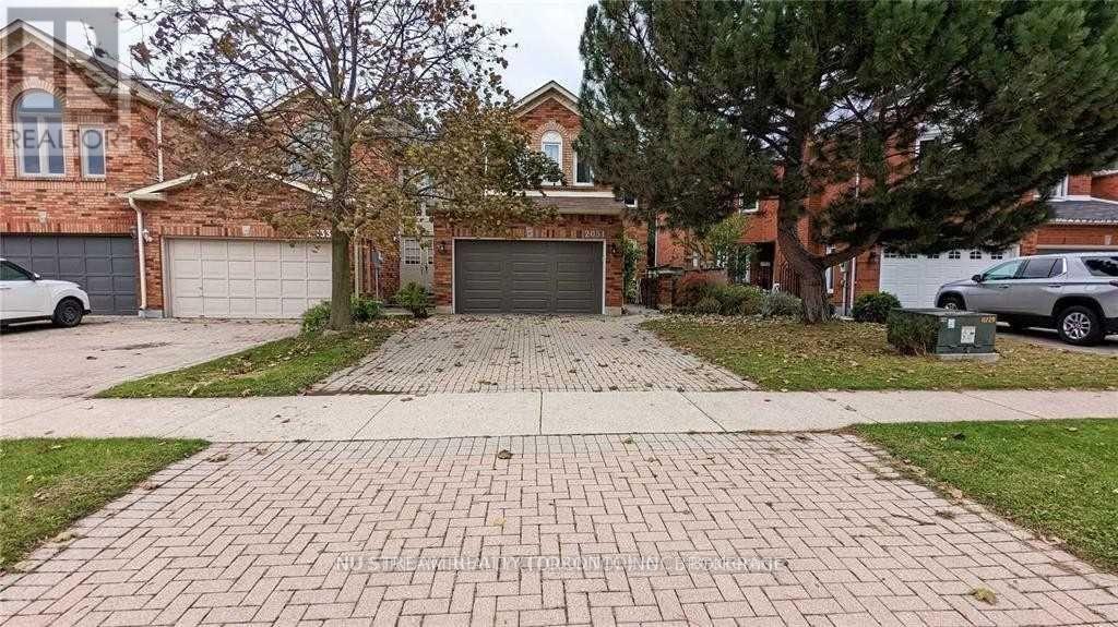 2031 LUMBERMAN LANE, Oakville, Ontario
