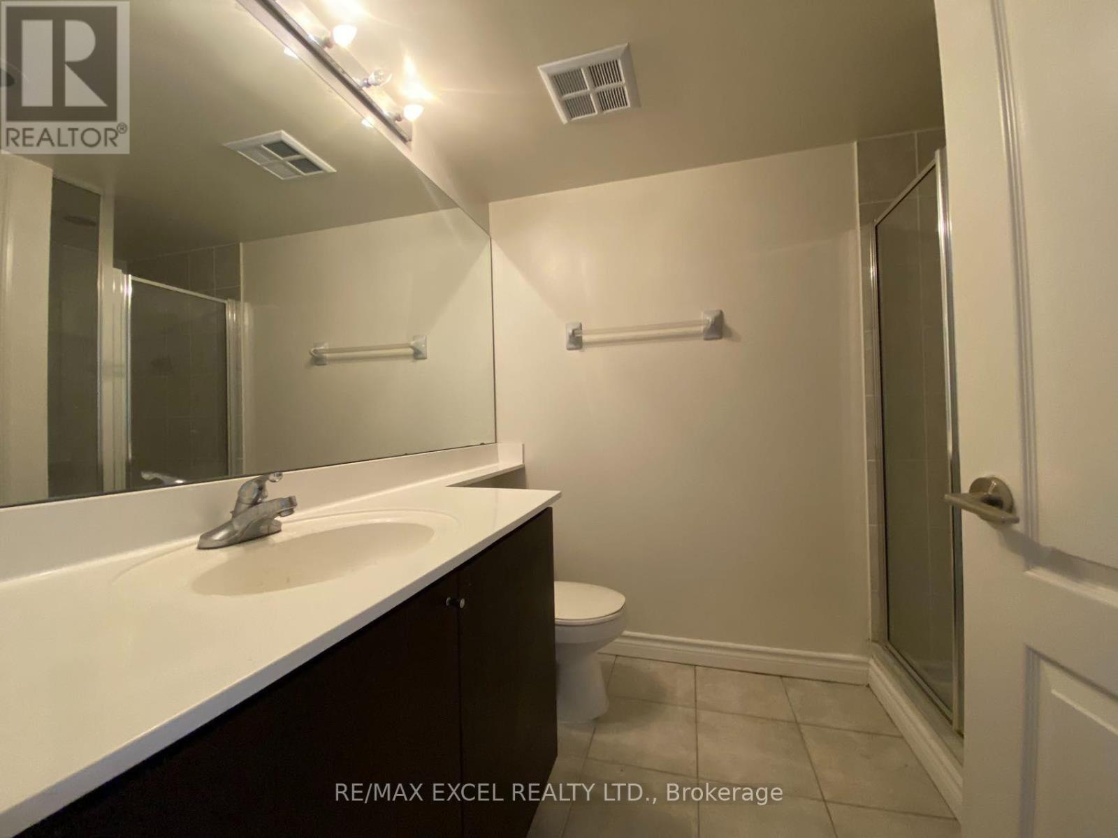 70 Town Centre Court, Toronto, Ontario  M1P 0B2 - Photo 3 - E13547050