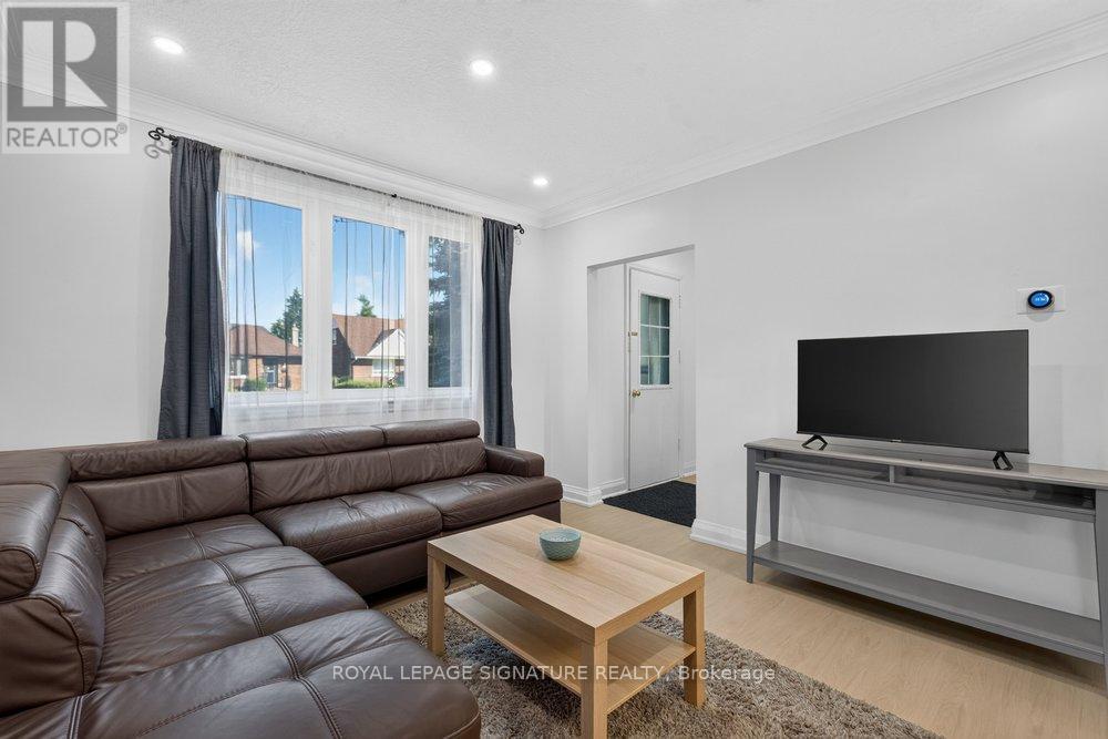 Main - 20 Bayard Avenue, Toronto, Ontario  M1R 4A3 - Photo 8 - E13547066
