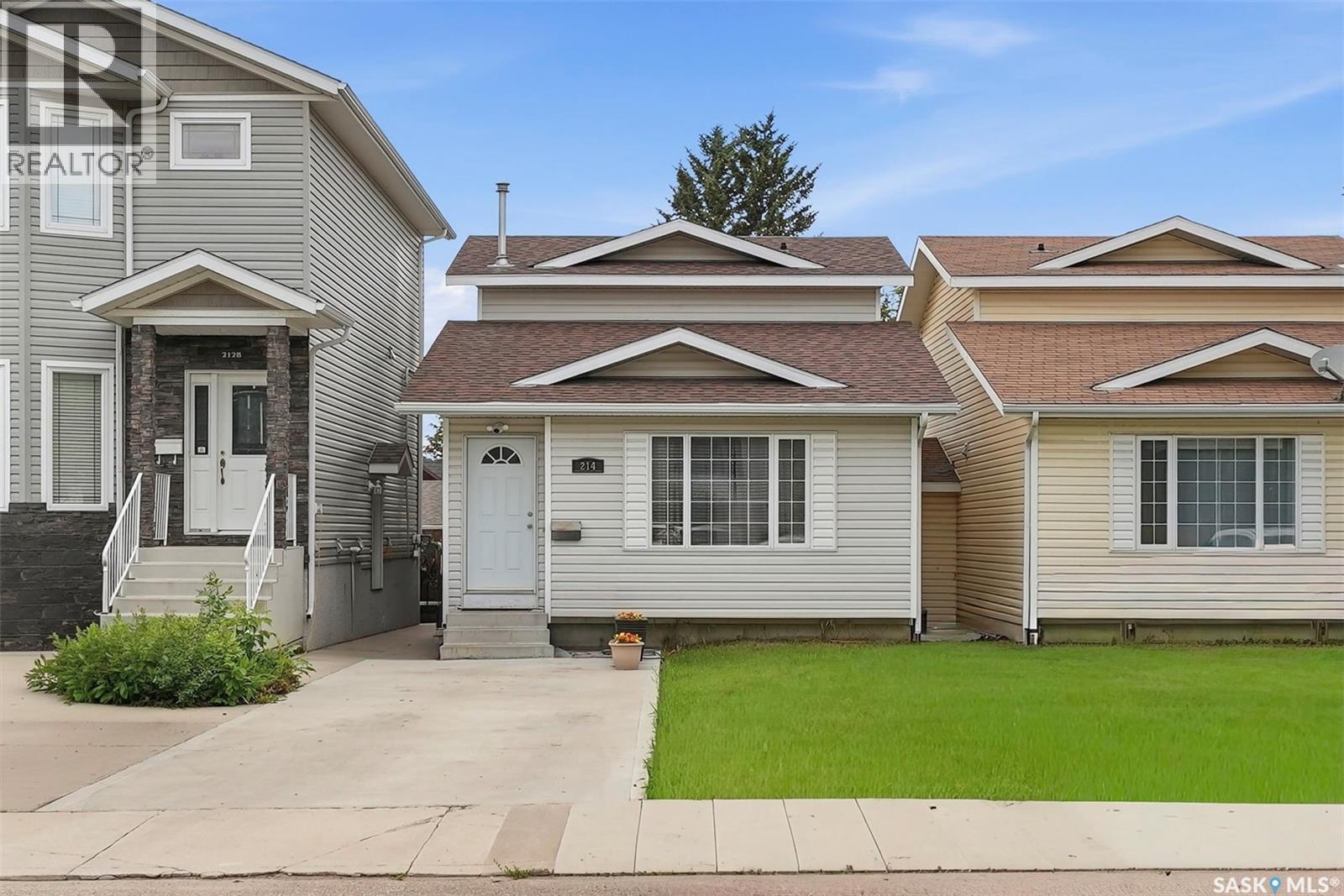 214 Dunlop Street, Saskatoon, Saskatchewan  S7N 2B7 - Photo 2 - SK041784