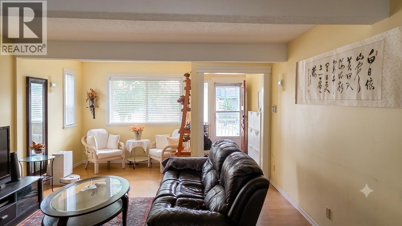236 Lebleu Street, Coquitlam, British Columbia  V3K 4L6 - Photo 5 - R3144263