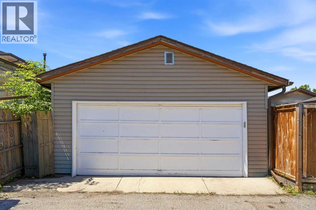 151 Templevale Place NE, Calgary, Alberta  T1Y 4V6 - Photo 9 - A2327769