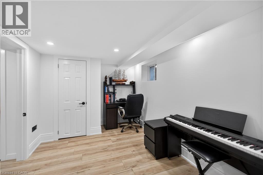 486 East 38th Street, Hamilton, Ontario  L8V 4G8 - Photo 41 - 40812550