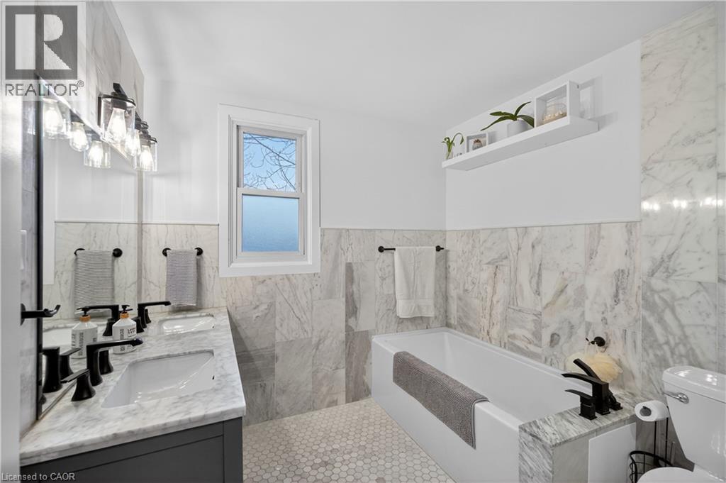 486 East 38th Street, Hamilton, Ontario  L8V 4G8 - Photo 24 - 40812550