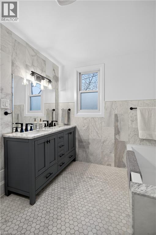 486 East 38th Street, Hamilton, Ontario  L8V 4G8 - Photo 26 - 40812550