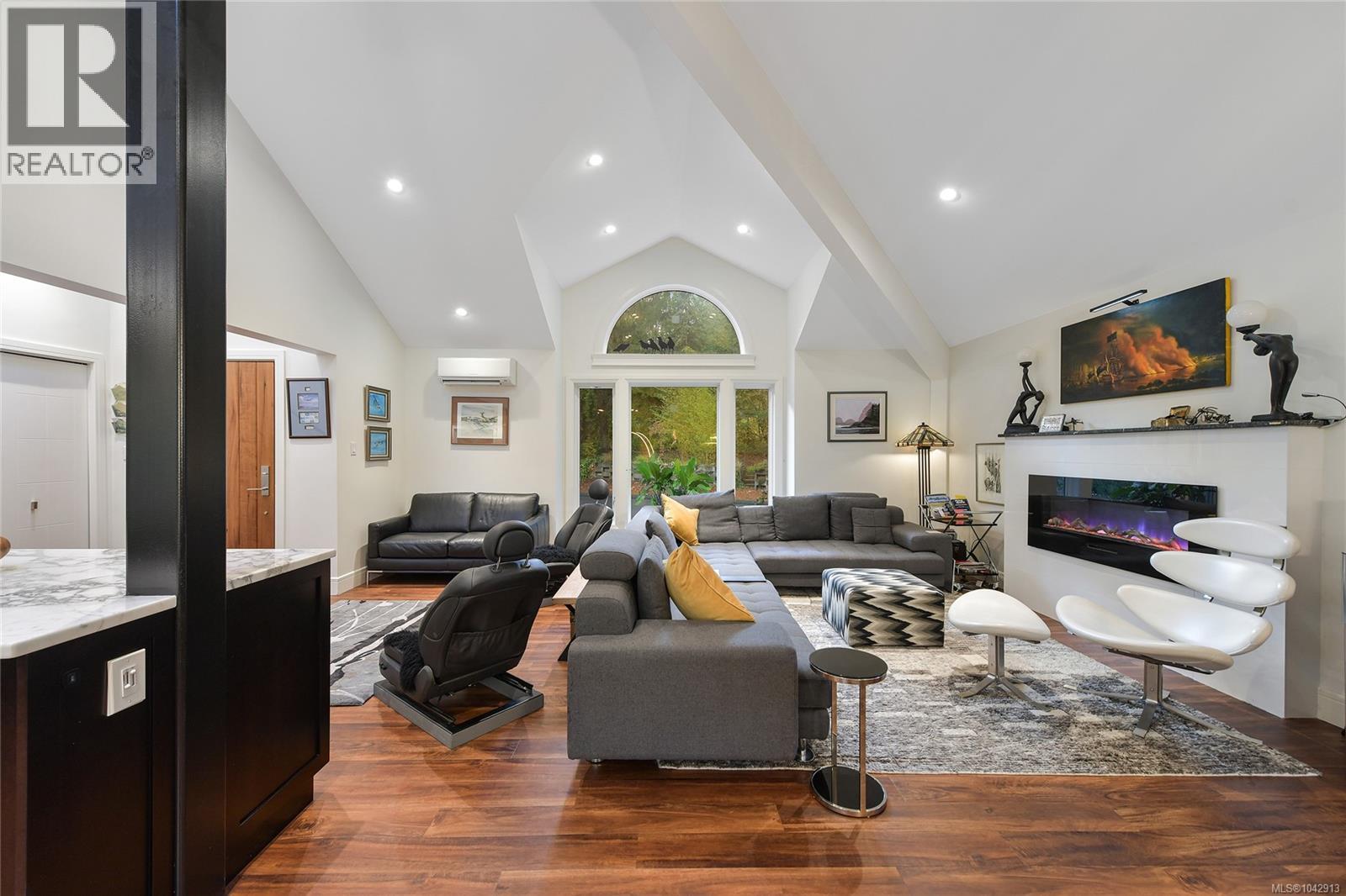 851 Sayward Rd
