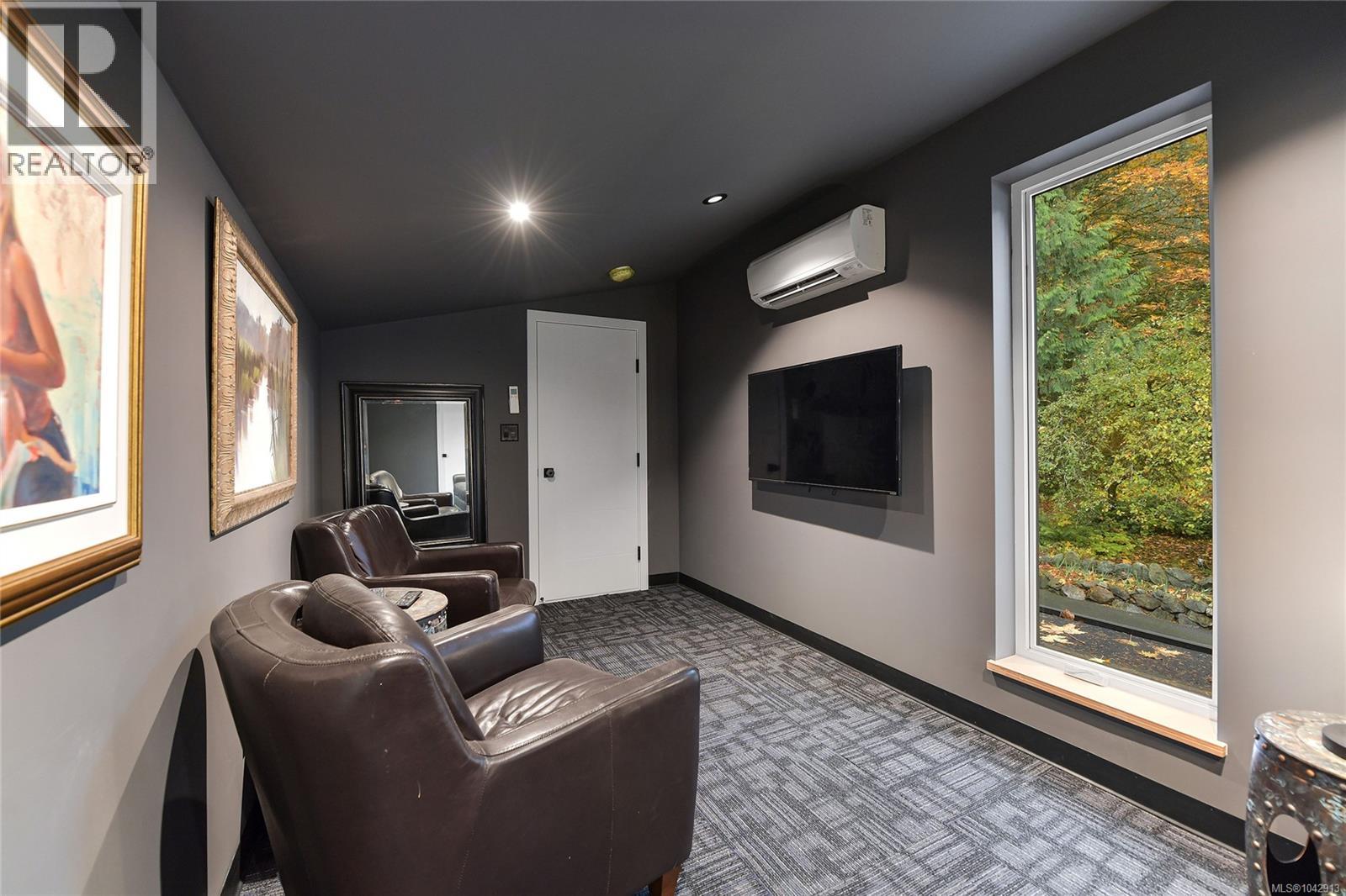 851 Sayward Rd