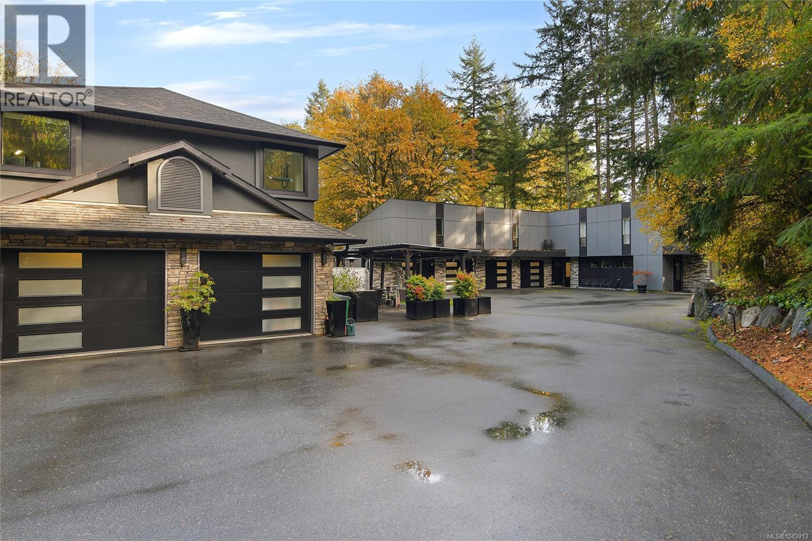 851 Sayward Rd