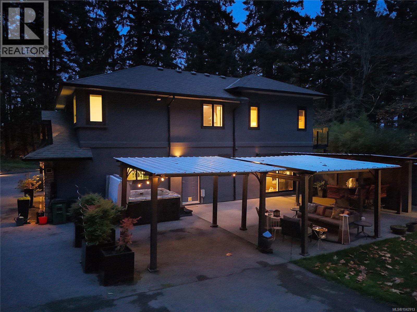851 Sayward Rd