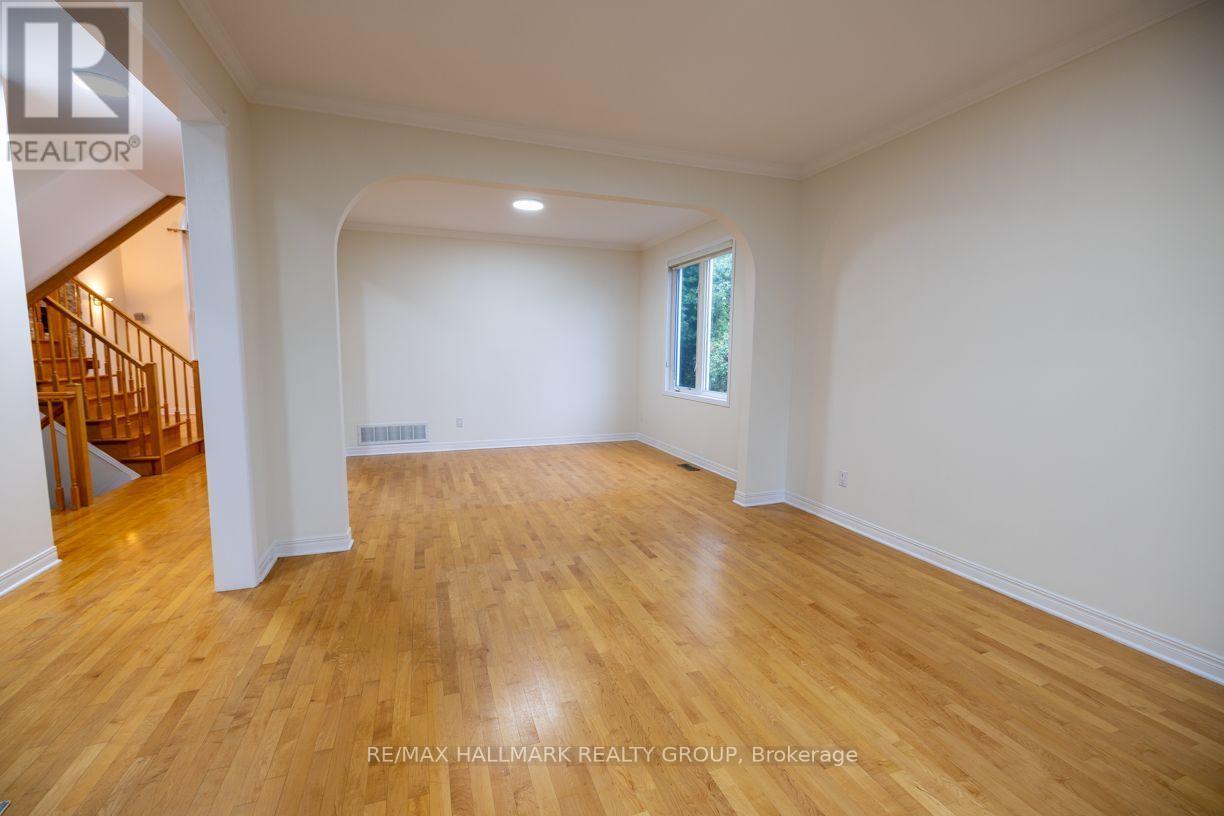 281 Goldridge Drive, Ottawa, Ontario  K2T 1H4 - Photo 4 - X13547074