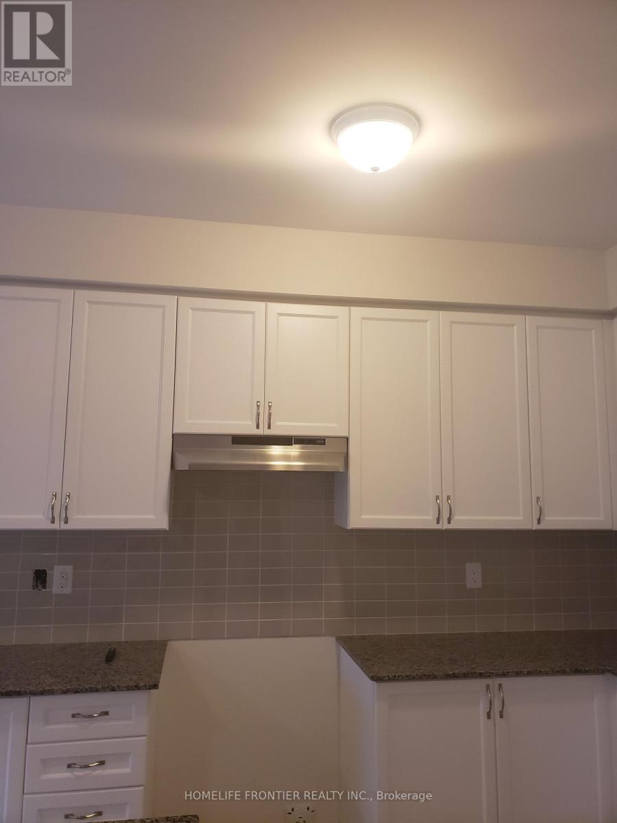 129 Gordon Circle, Newmarket, Ontario  L3Y 0C9 - Photo 4 - N13543956