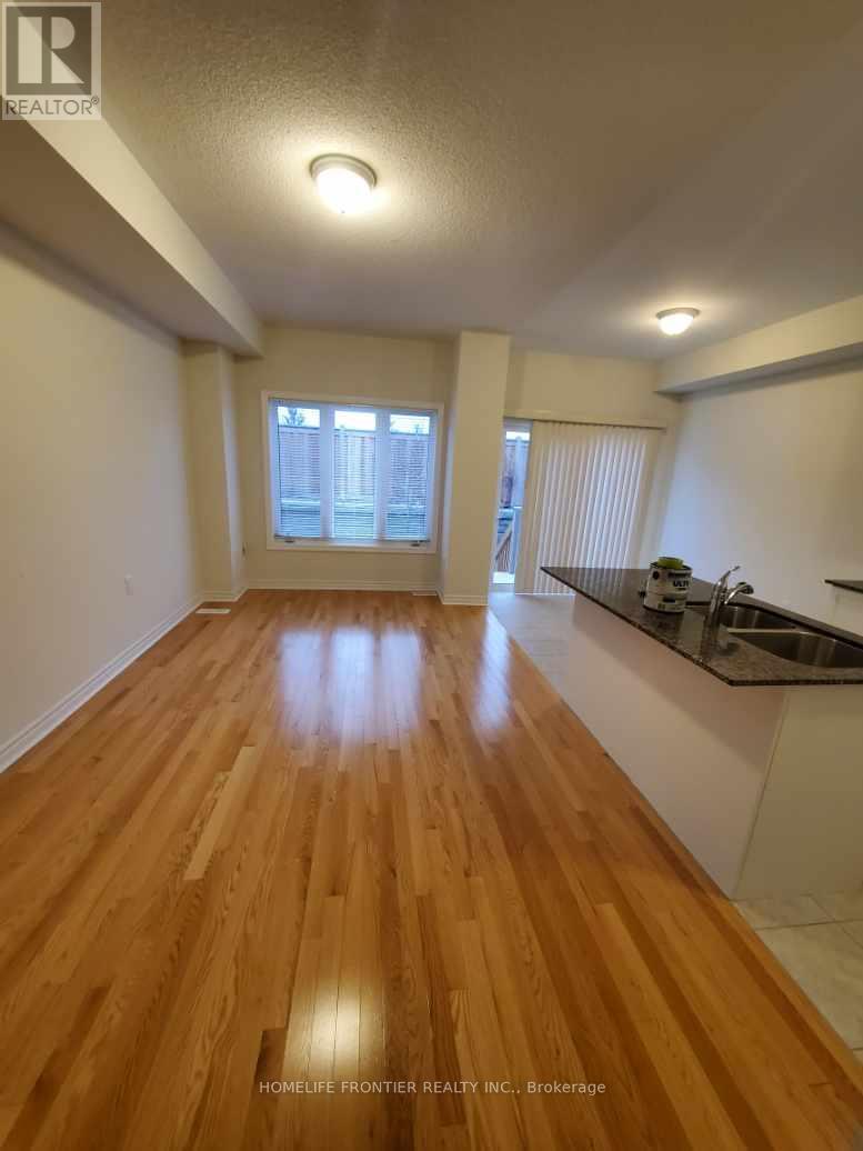 129 Gordon Circle, Newmarket, Ontario  L3Y 0C9 - Photo 3 - N13543956