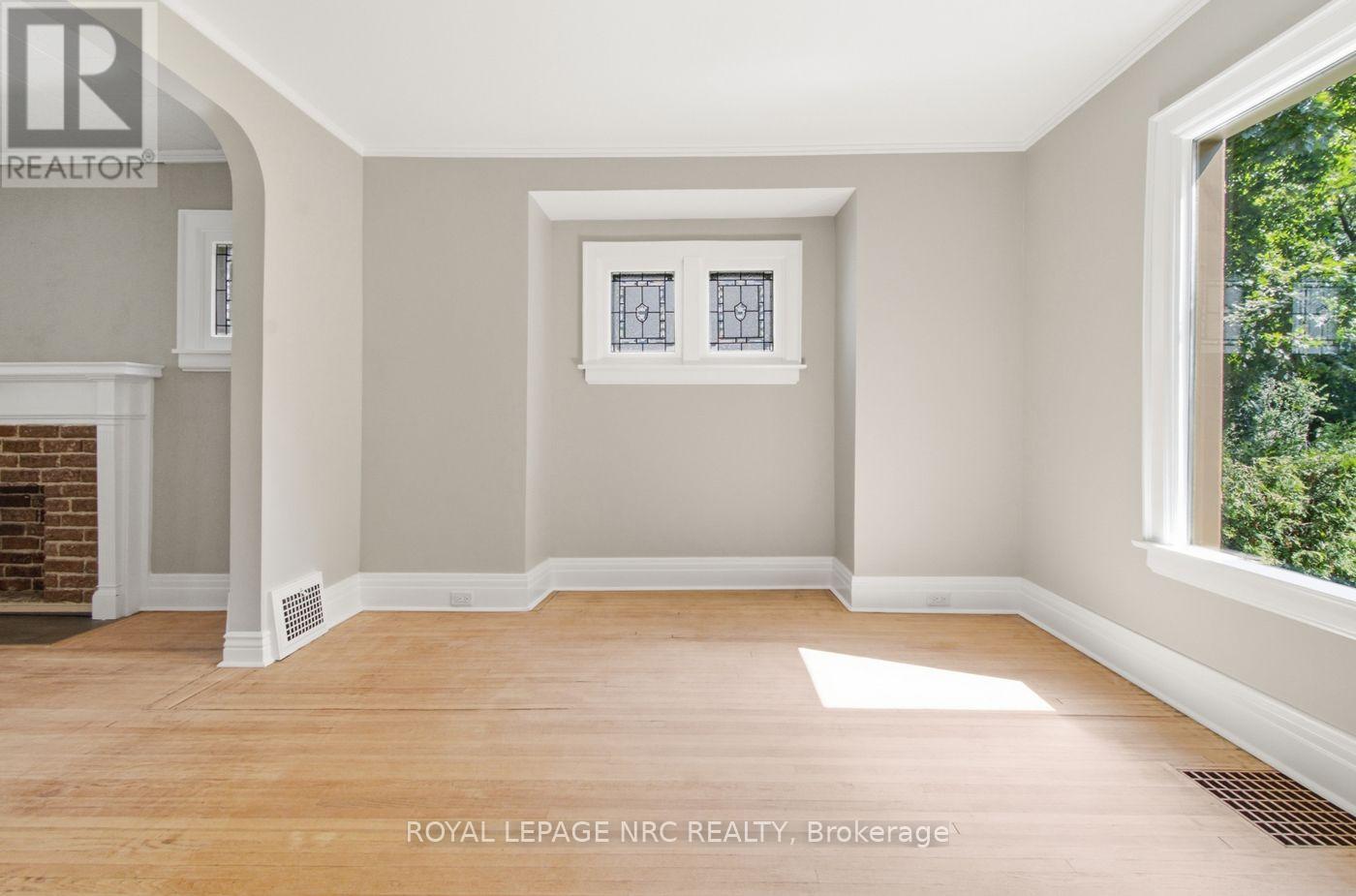 18 Chapel Street N, Thorold, Ontario  L2V 2E2 - Photo 11 - X13547100
