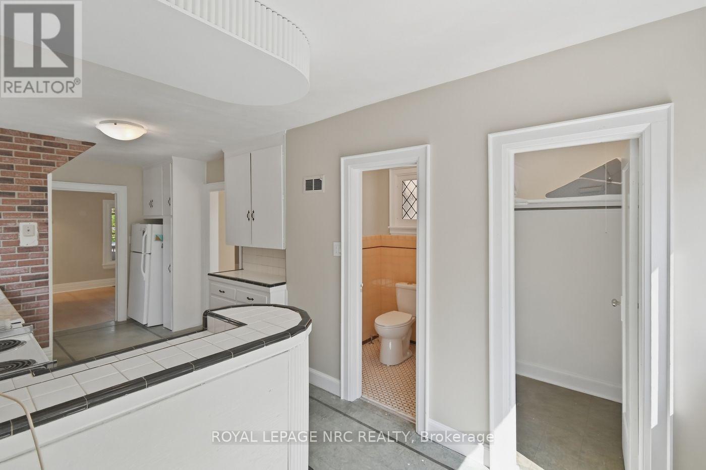 18 Chapel Street N, Thorold, Ontario  L2V 2E2 - Photo 17 - X13547100