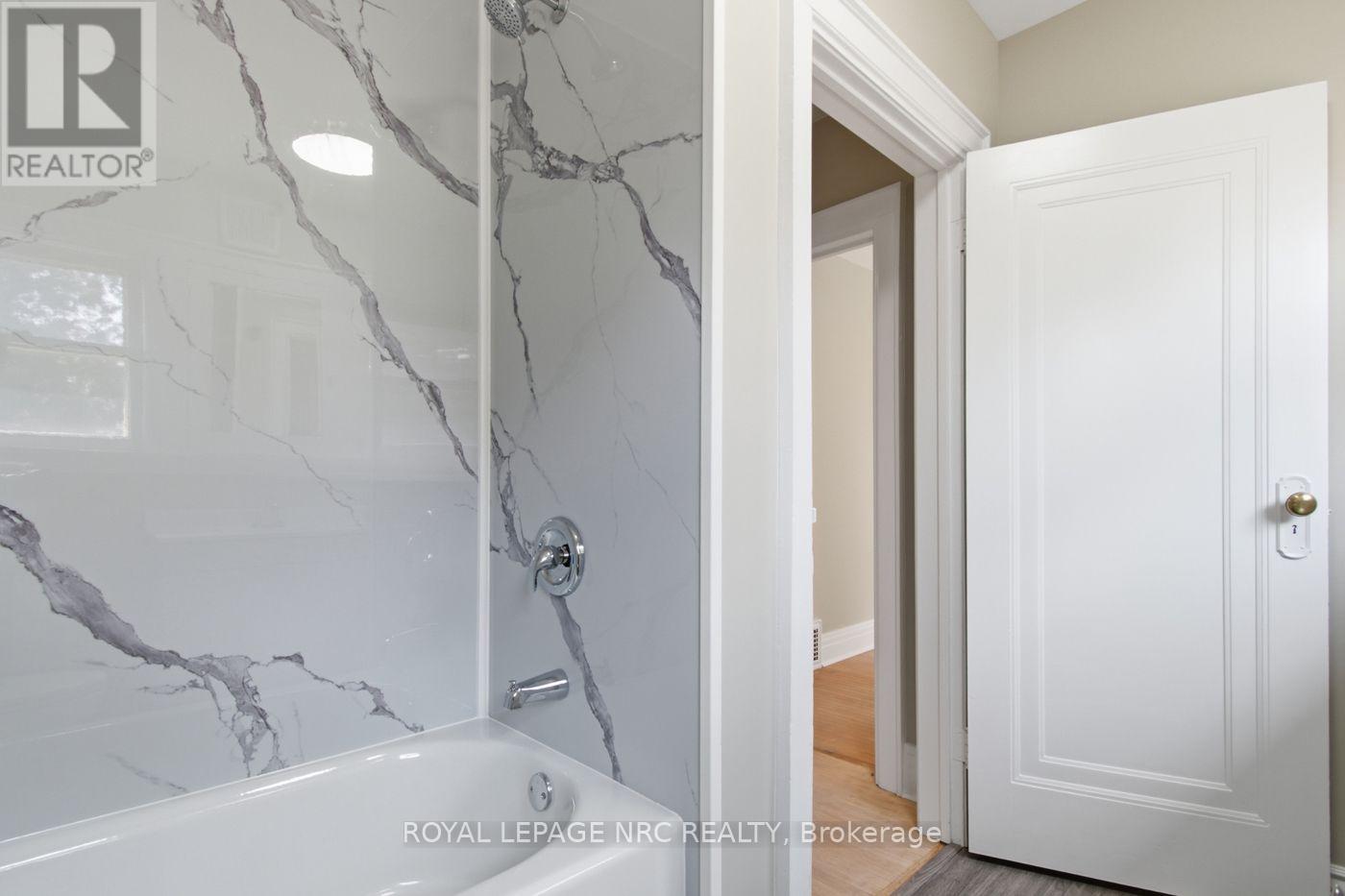 18 Chapel Street N, Thorold, Ontario  L2V 2E2 - Photo 26 - X13547100