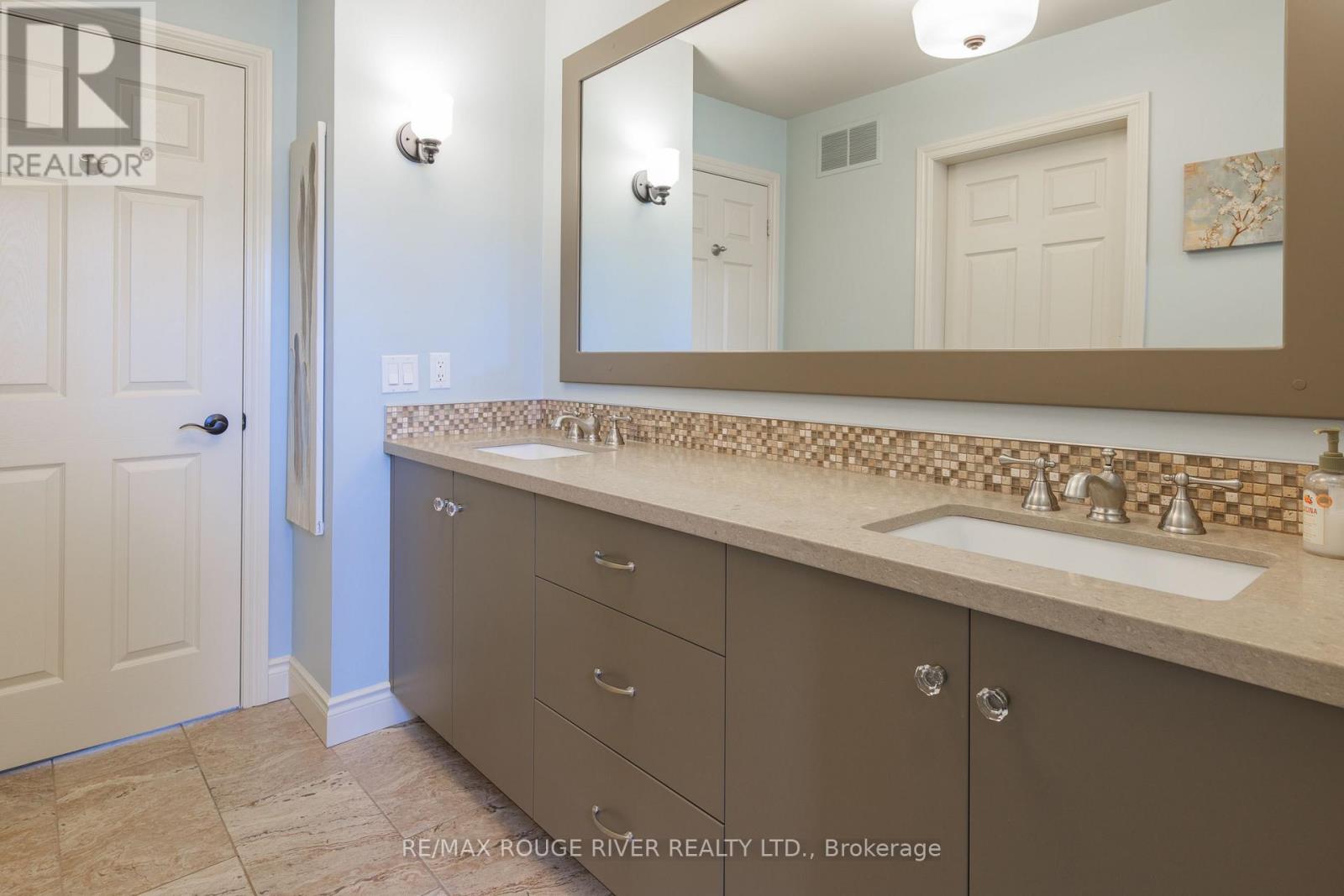 1823 Dencourt Drive, Pickering, Ontario  L1V 4Y7 - Photo 25 - E13547148