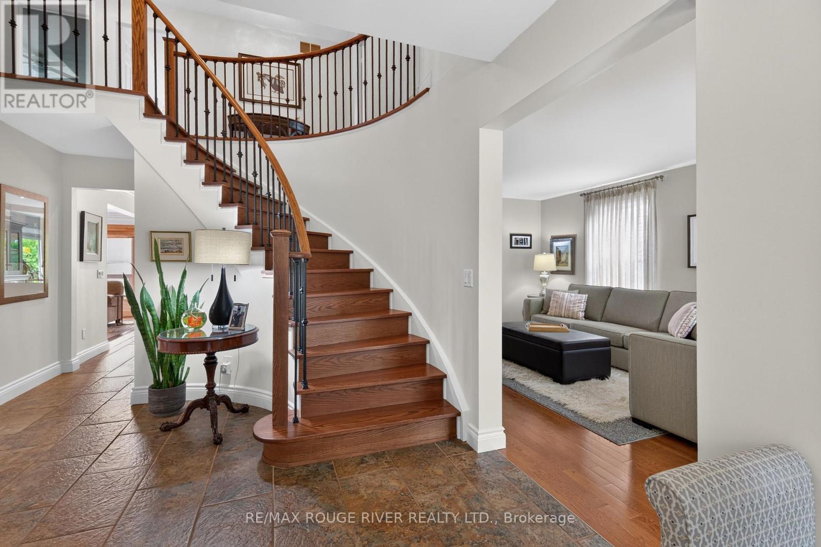 1823 Dencourt Drive, Pickering, Ontario  L1V 4Y7 - Photo 3 - E13547148