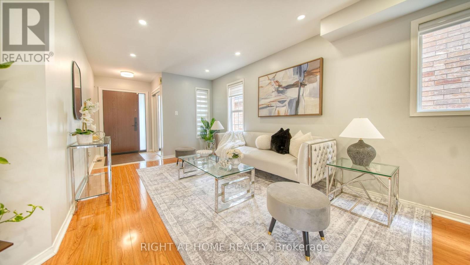 211 Queen Mary Drive, Brampton, Ontario  L7A 1Y9 - Photo 7 - W13547098