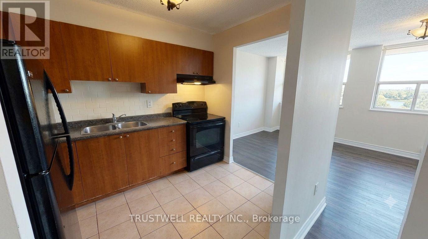 209 - 3501 Glen Erin Drive, Mississauga, Ontario  L5L 2E9 - Photo 3 - W13547184
