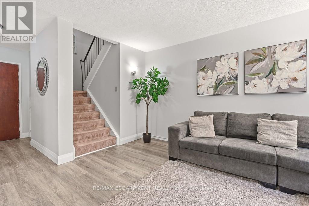 157 - 1066 Falgarwood Drive, Oakville, Ontario L6H 2P3 - Photo 10 - W13547204
