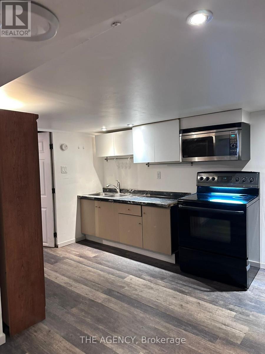 Bsmt - 40 Montye Avenue, Toronto, Ontario M6S 2G9 - Photo 2 - W13547236