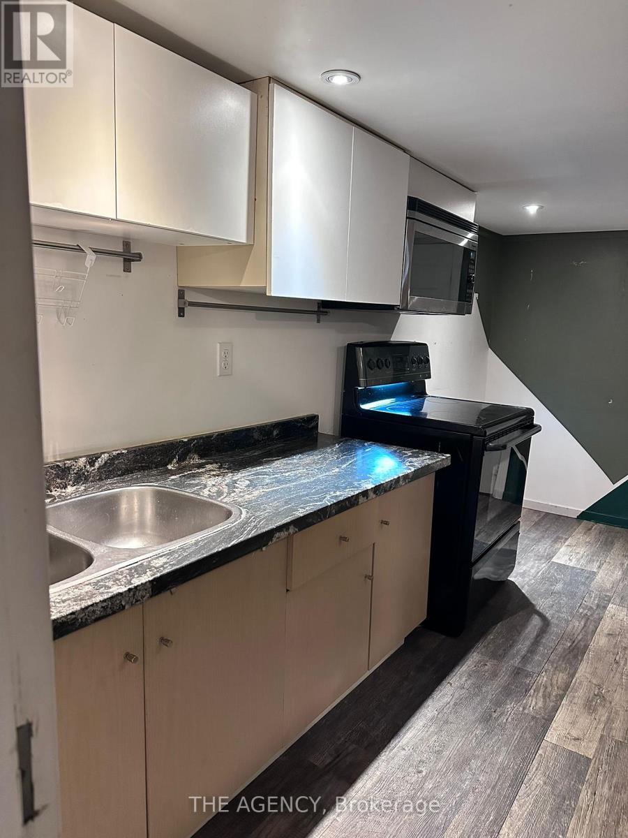 Bsmt - 40 Montye Avenue, Toronto, Ontario M6S 2G9 - Photo 3 - W13547236