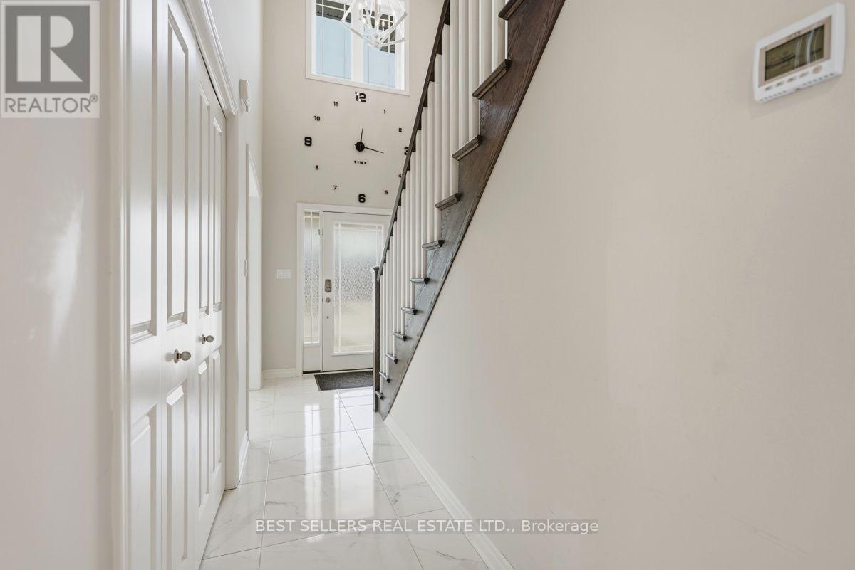 22 Weir Crescent, St. Thomas, Ontario  N5R 0L7 - Photo 8 - X13547124