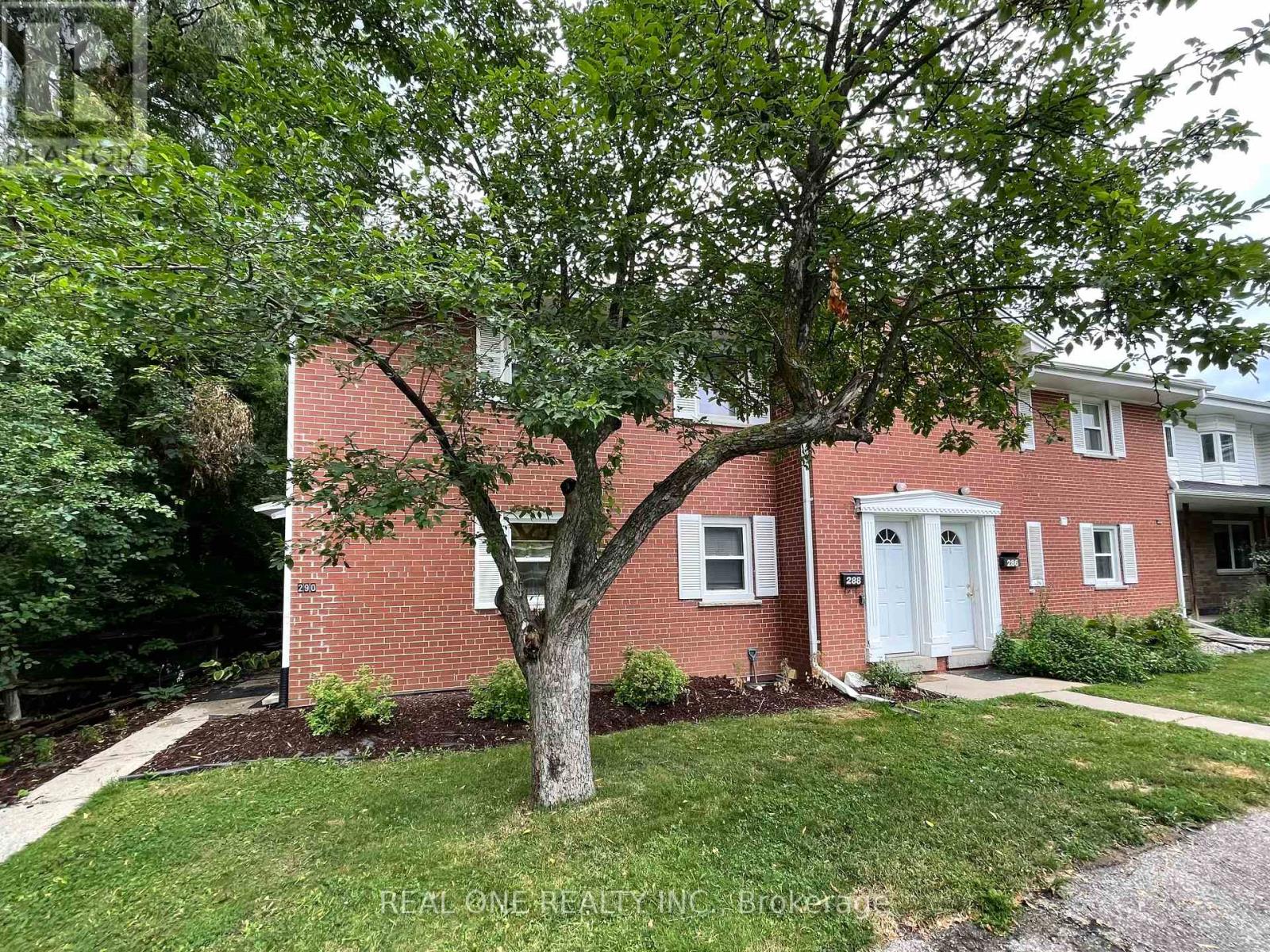 290 WESTCOURT PLACE, Waterloo, Ontario
