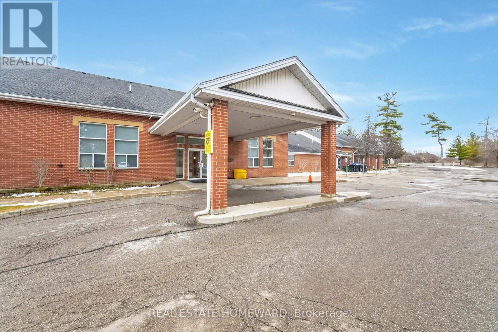 2 Morningview Trail, Toronto, Ontario M1B 5A8 - Photo 4 - E12270241