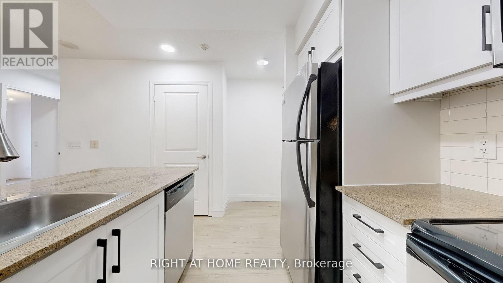 605 - 27 Rean Drive, Toronto, Ontario M2K 0A6 - Photo 5 - C13547276