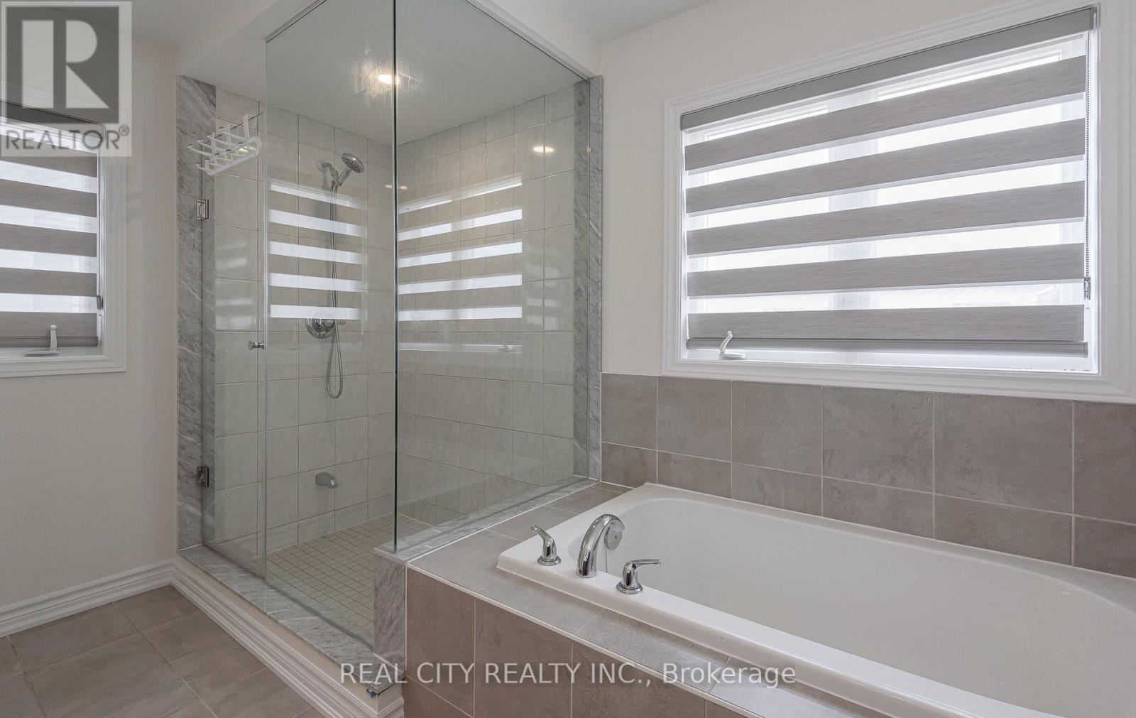 202 Doug Finney Street, Oshawa, Ontario  L1K 3G3 - Photo 27 - E13547270